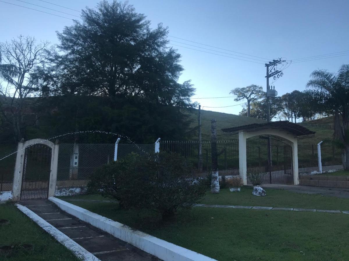 הוילה Lindóia Sitio Dos Rodrigues מראה חיצוני תמונה