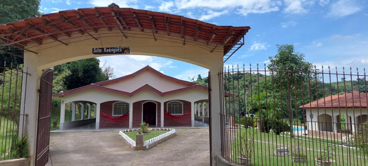 הוילה Lindóia Sitio Dos Rodrigues מראה חיצוני תמונה