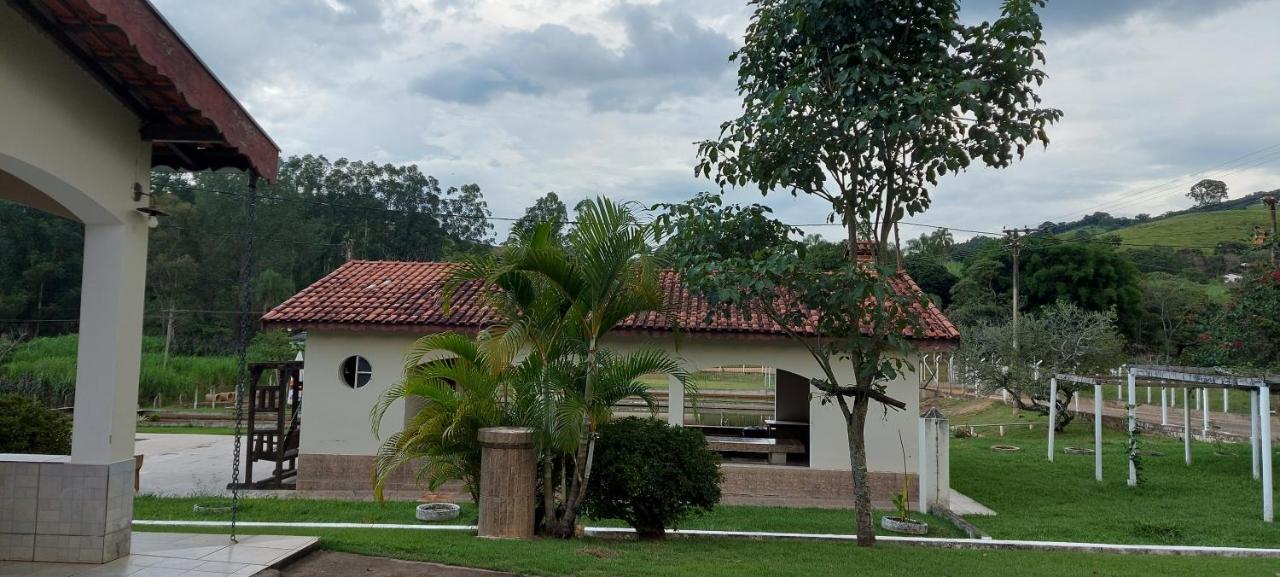 הוילה Lindóia Sitio Dos Rodrigues מראה חיצוני תמונה